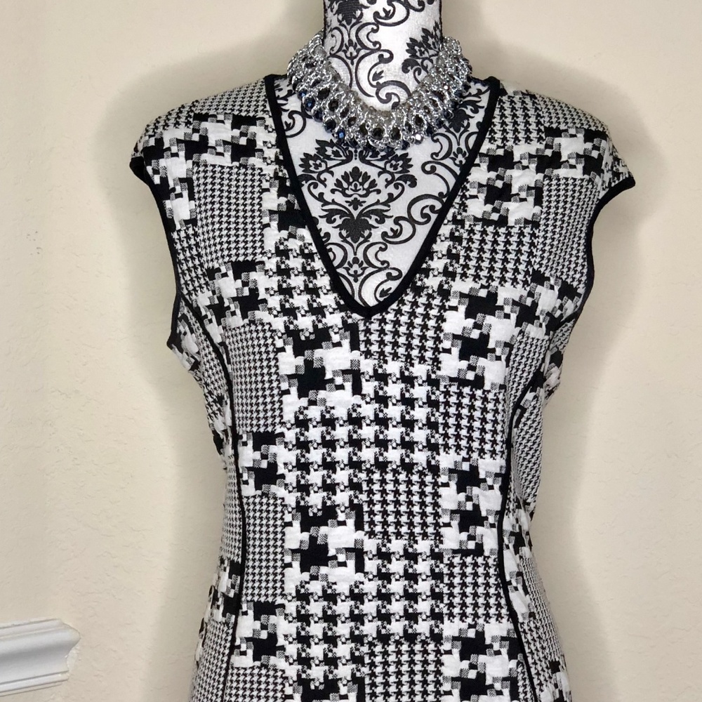 SLEEVELESS MIDI DRESS - Picture 2 of 2
